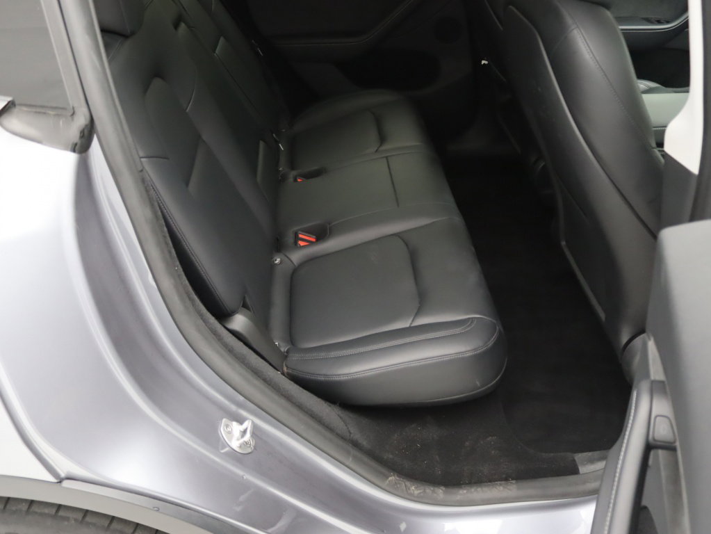 Tesla Model Y 14