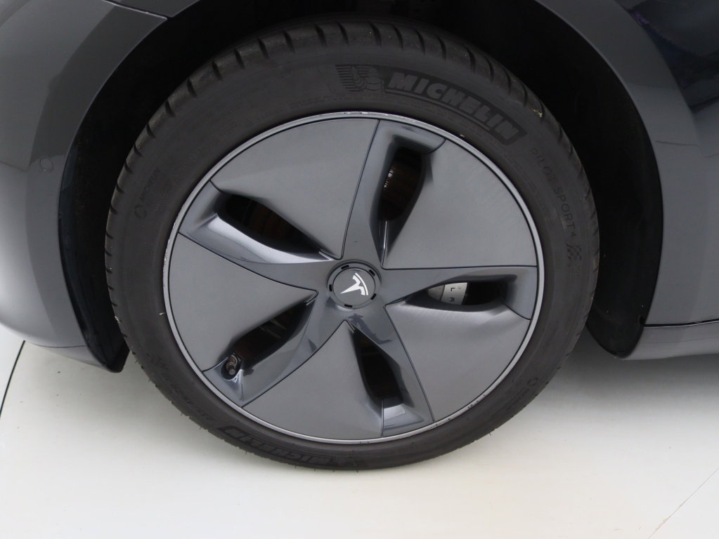 Tesla Model 3 Standard Plus RWD 11