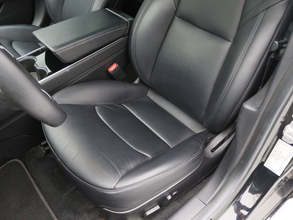 Tesla Model 3 Standard Plus RWD 18