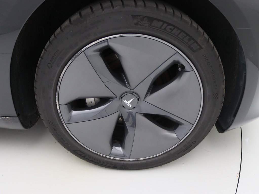 Tesla Model 3 Standard Plus RWD 10