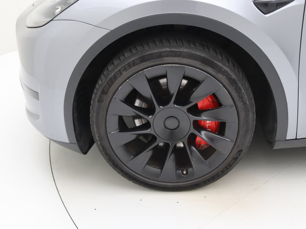 Tesla Model Y 347pk RWD 18