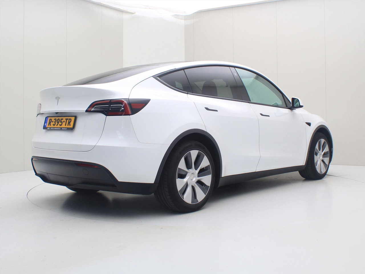 Tesla Model Y Standard RWD Plus 351pk 91,7% SoH [ LFP ACCU+AUTOPILOT+19 INCH+PREMIUM AUDIO ] 3
