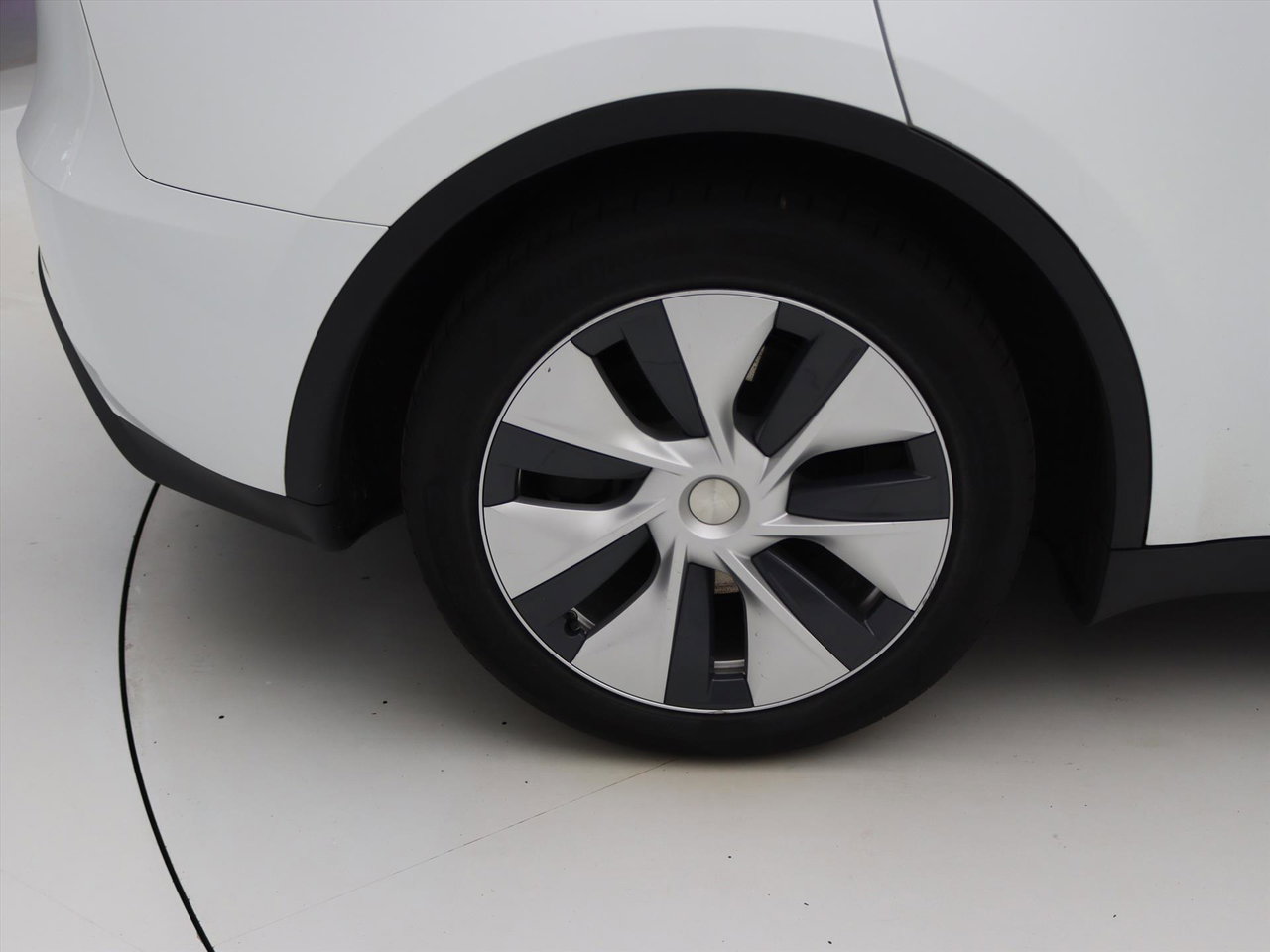 Tesla Model Y Standard RWD Plus 351pk 91,7% SoH [ LFP ACCU+AUTOPILOT+19 INCH+PREMIUM AUDIO ] 12