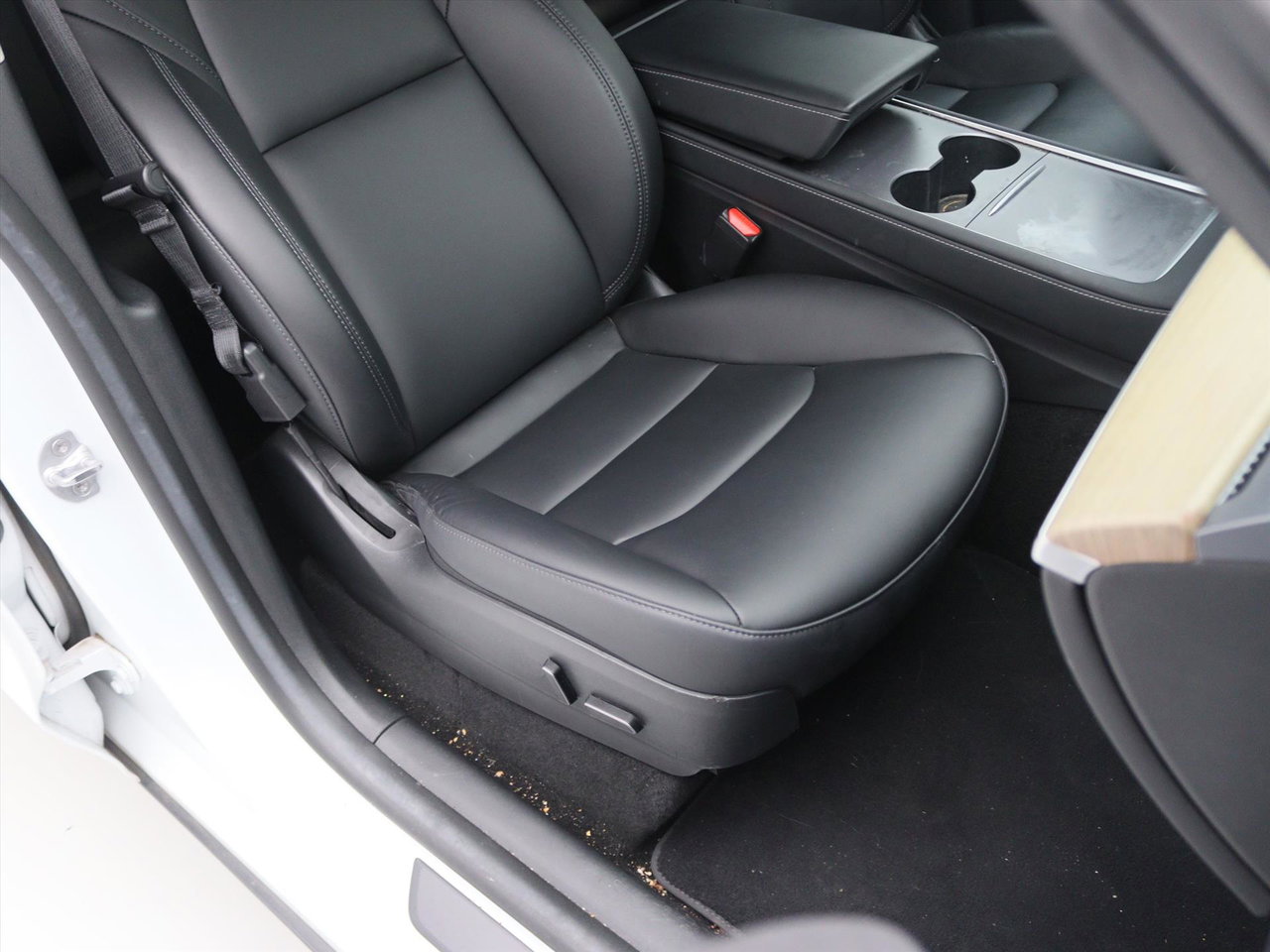 Tesla Model Y Standard RWD Plus 351pk 91,7% SoH [ LFP ACCU+AUTOPILOT+19 INCH+PREMIUM AUDIO ] 20