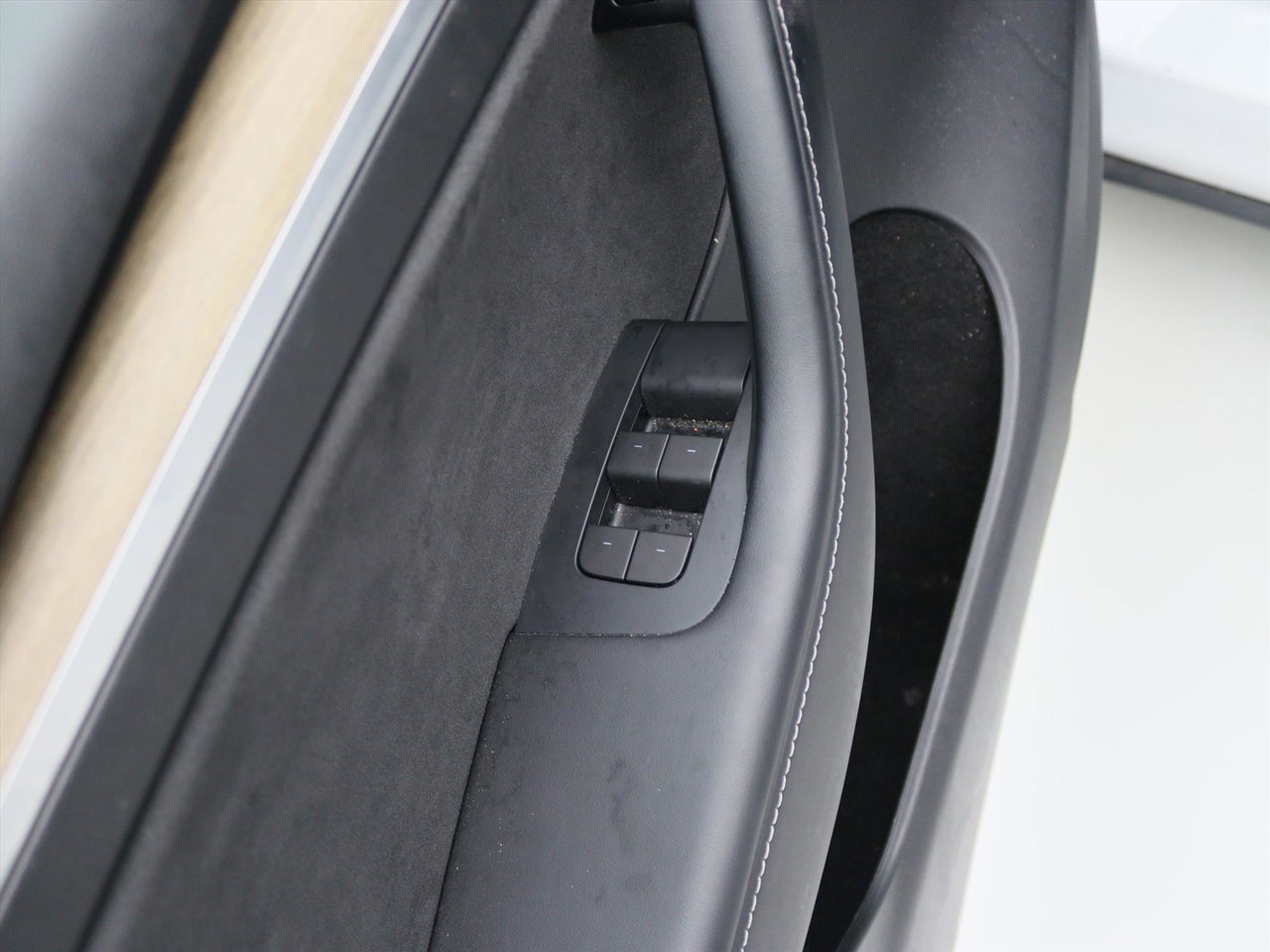 Tesla Model Y Standard RWD Plus 351pk 91,7% SoH [ LFP ACCU+AUTOPILOT+19 INCH+PREMIUM AUDIO ] 24