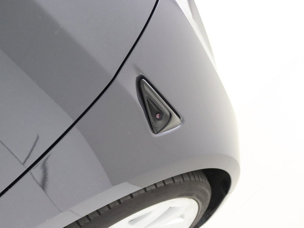 Tesla Model 3 Long-Range Dual Motor AWD 14