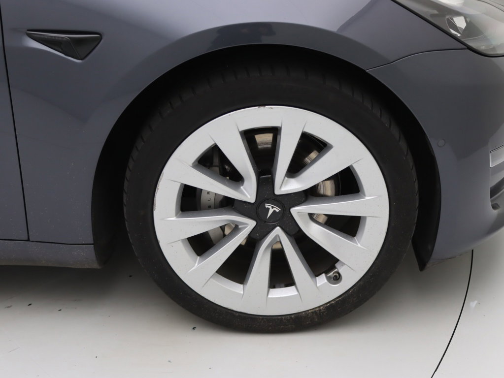 Tesla Model 3 Long-Range Dual Motor AWD 13