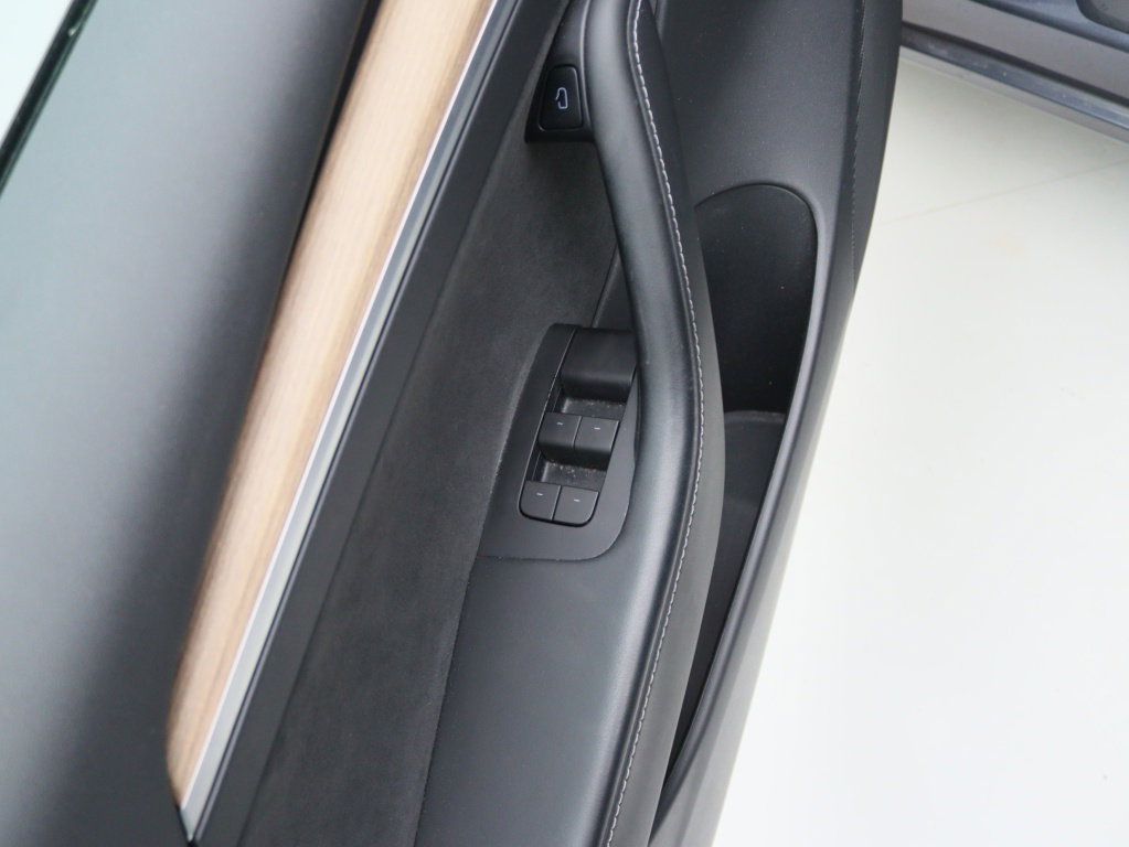 Tesla Model 3 Long-Range Dual Motor AWD 24