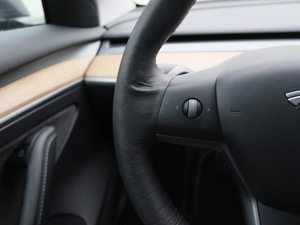 Tesla Model 3 Long-Range Dual Motor AWD 28
