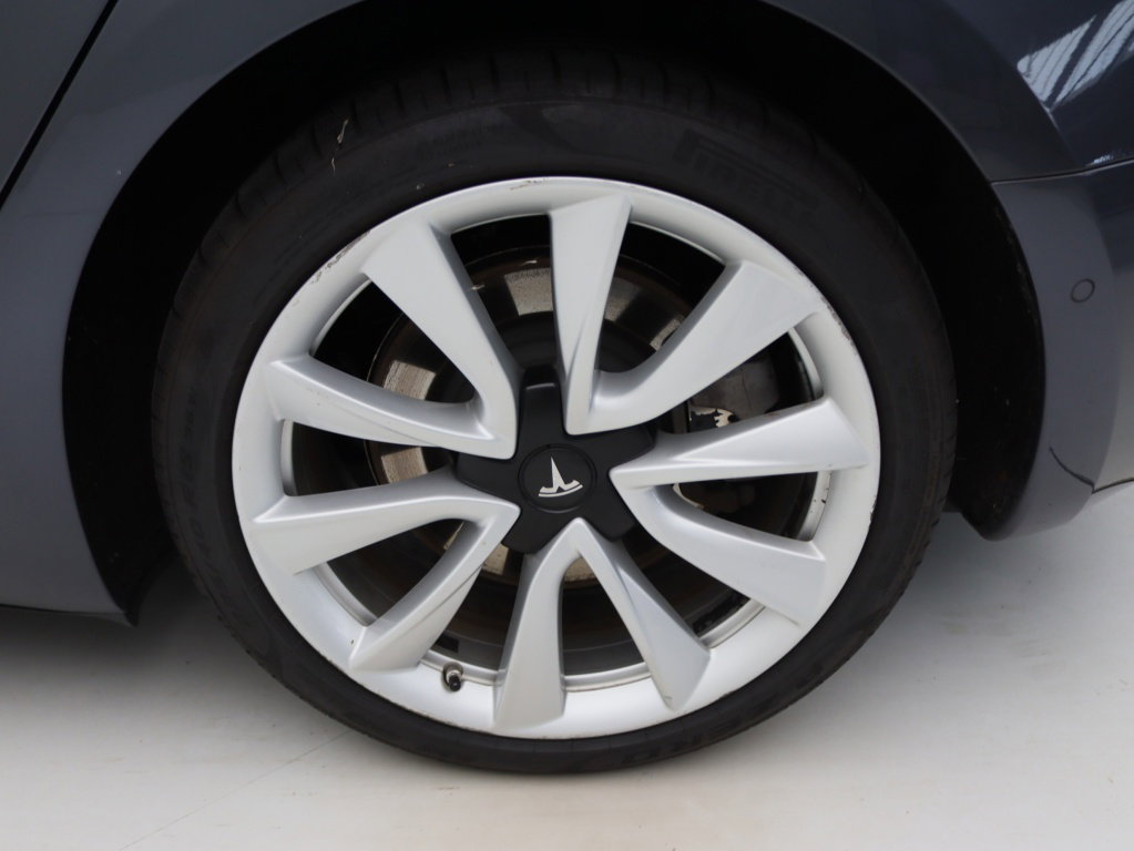 Tesla Model 3 Standard Plus RWD 12