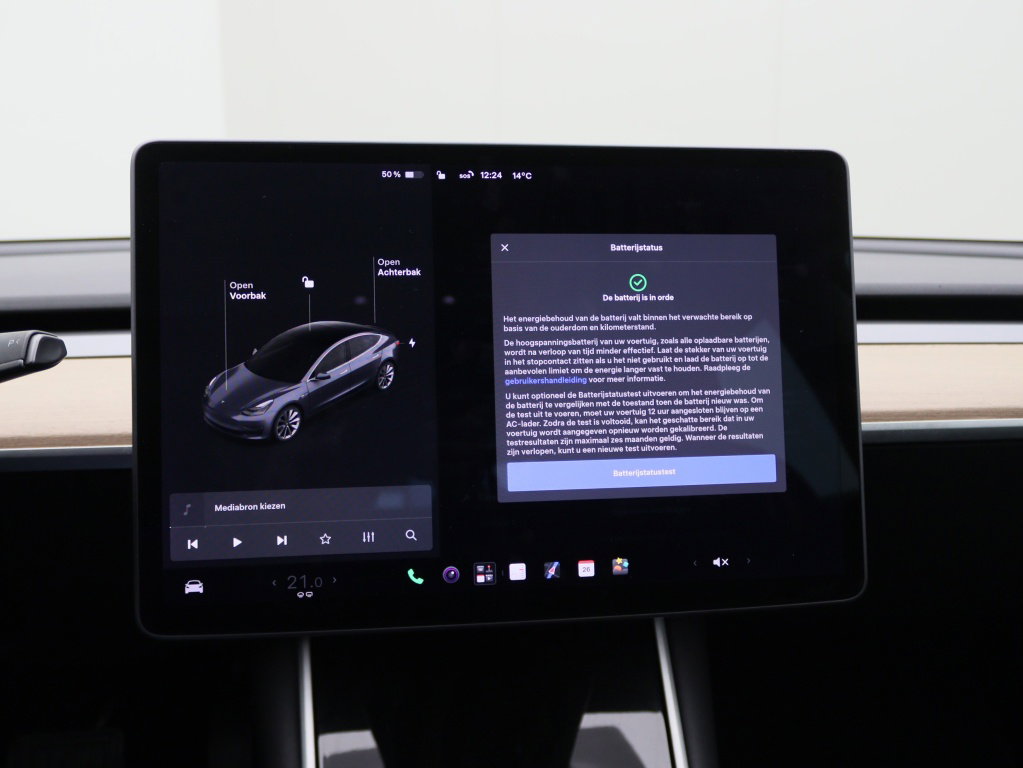 Tesla Model 3 Standard Plus RWD 28