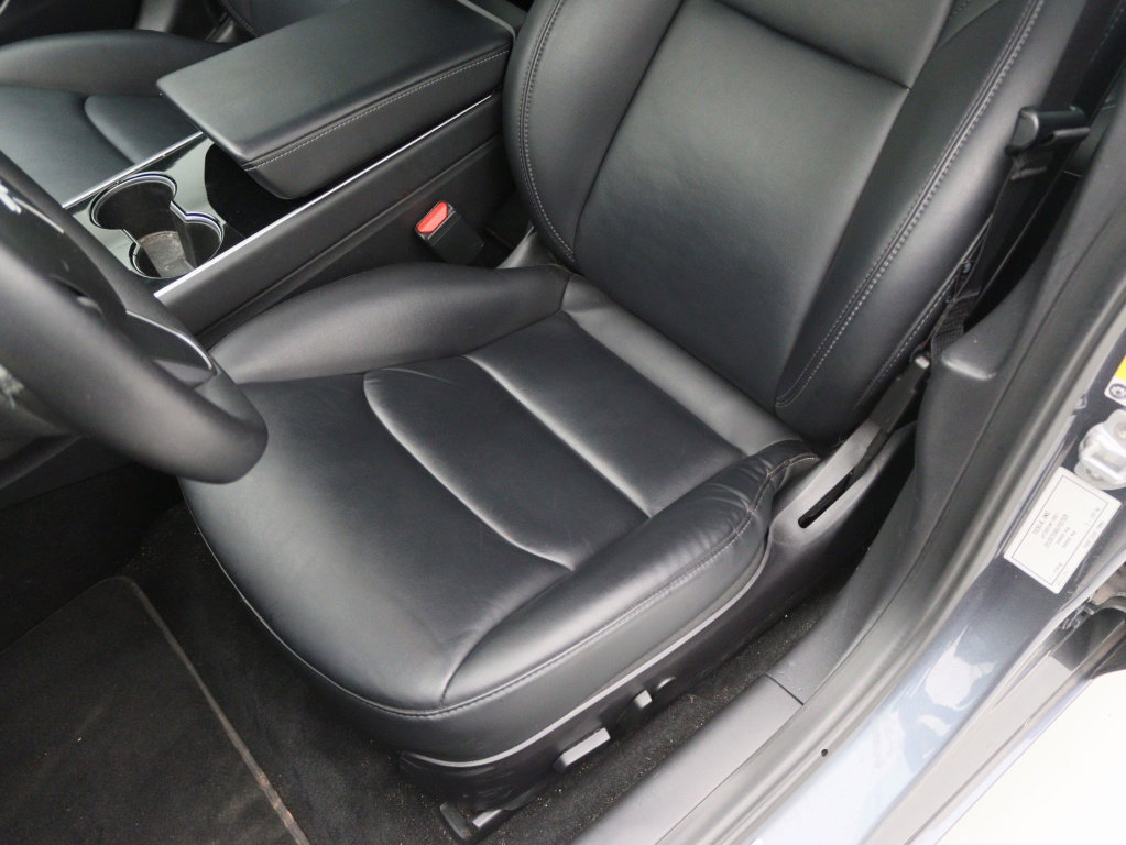Tesla Model 3 Standard Plus RWD 18