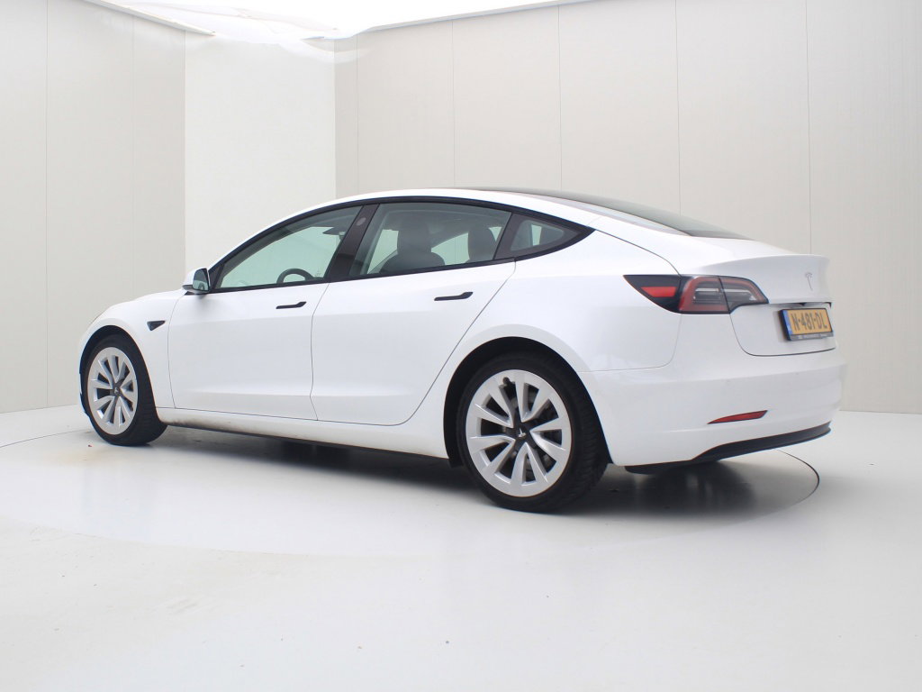 Tesla Model 3 Long-Range Dual Motor AWD 4
