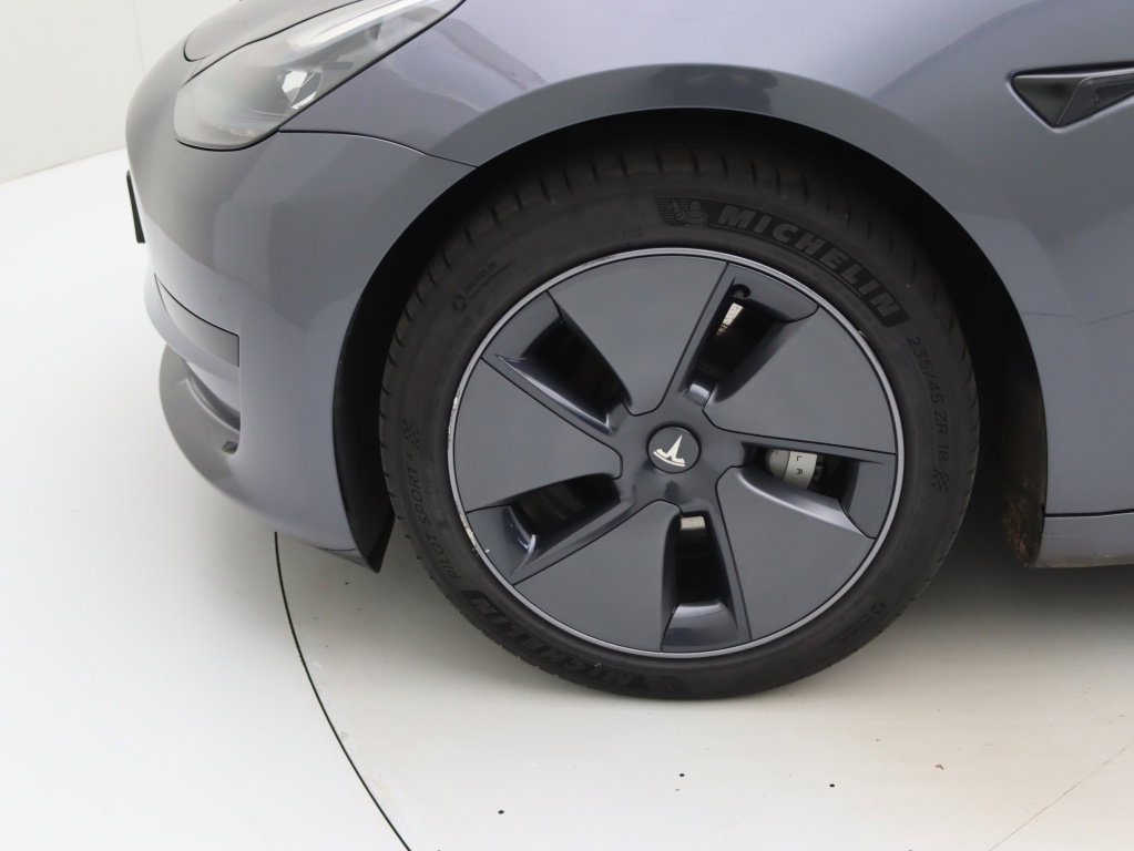 Tesla Model 3 Standard Plus RWD 17
