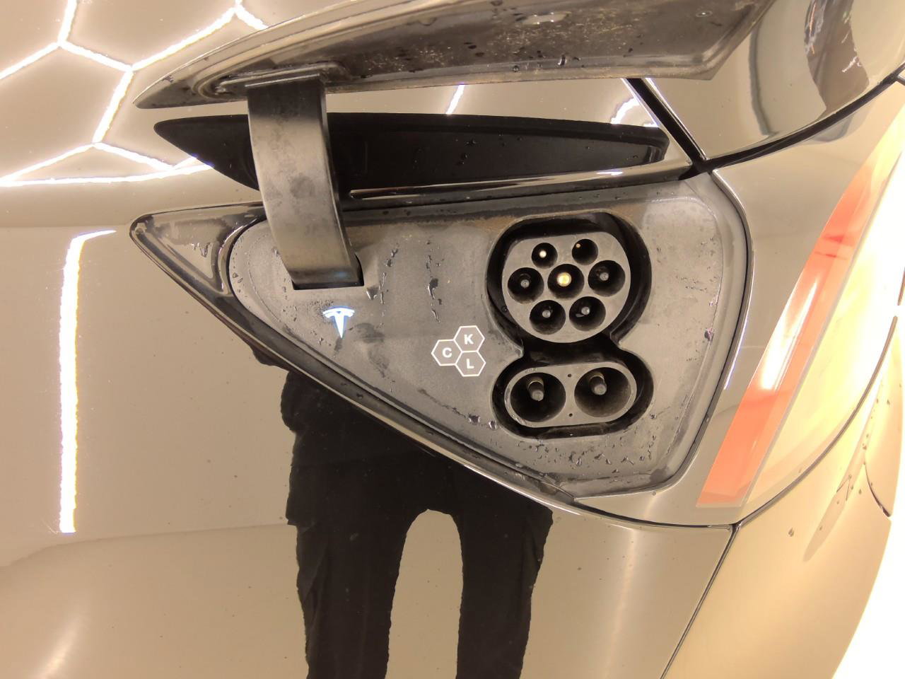 Tesla Model Y Standard RWD Plus 94,1% SoH [ AMD RYZEN+AUTOPILOT+19 INCH+PREMIUM AUDIO ] 12