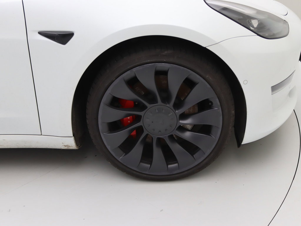 Tesla Model 3 Performance Dual Motor AWD 26