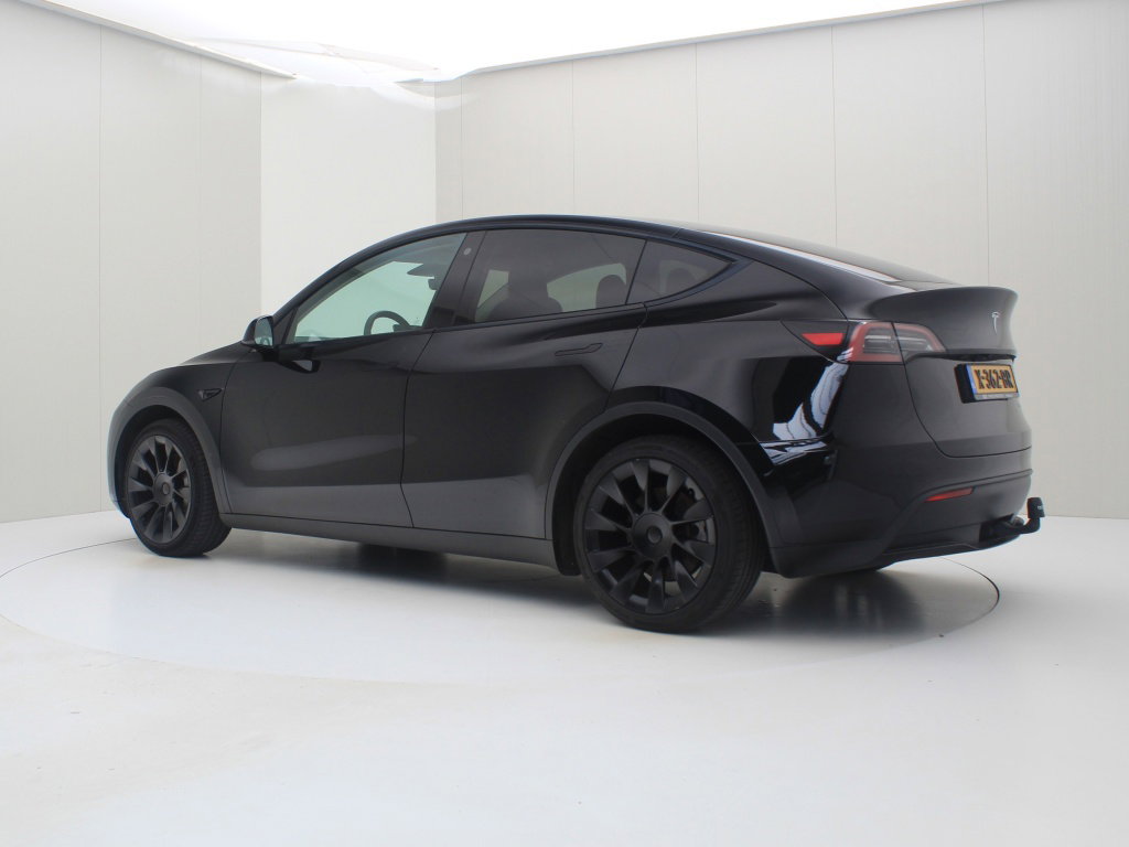 Tesla Model Y Long Range 345pk AWD 3