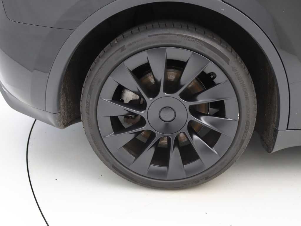 Tesla Model Y Long Range 345pk AWD 15