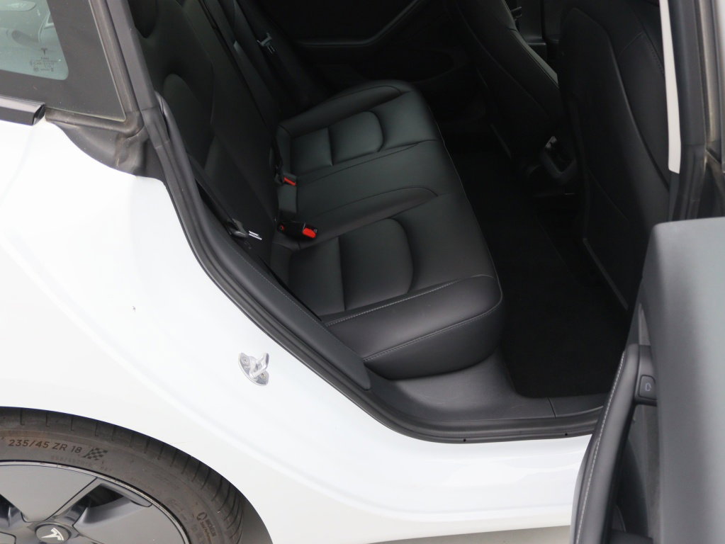 Tesla Model 3 Standard Plus RWD 27