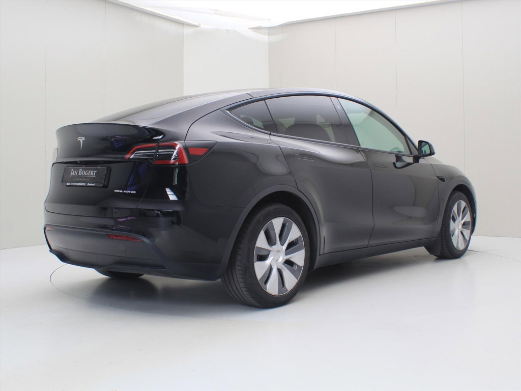 Tesla Model Y Long Range 345pk AWD 2