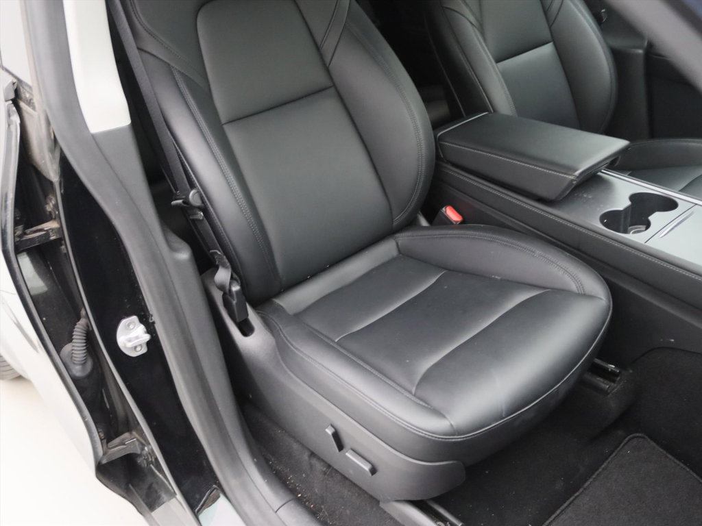 Tesla Model Y Long Range 345pk AWD 16