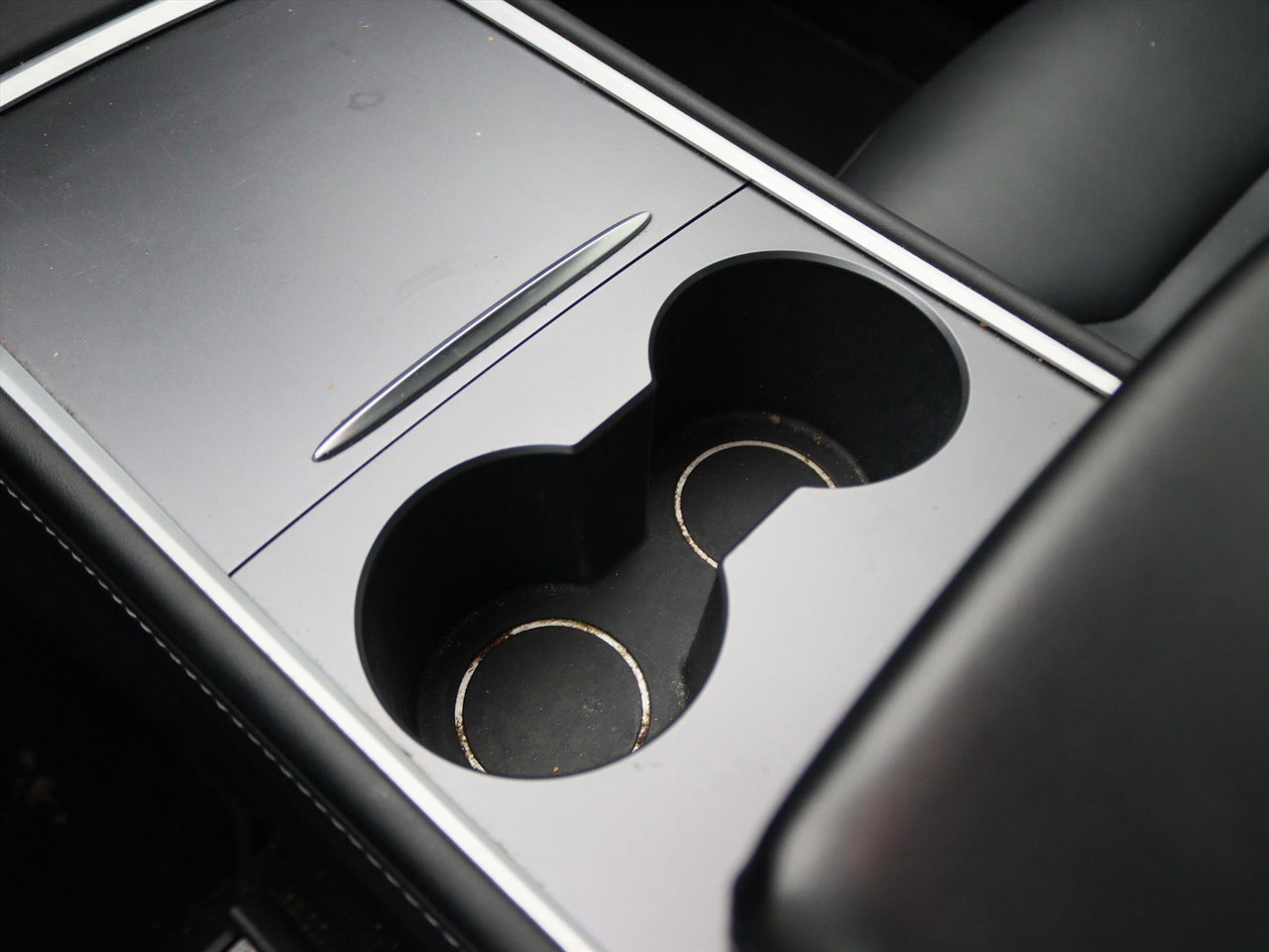 Tesla Model Y Standard RWD Plus [ TREKHAAK+AMD RYZEN+AUTOPILOT+20 INCH+PREMIUM AUDIO ] 30