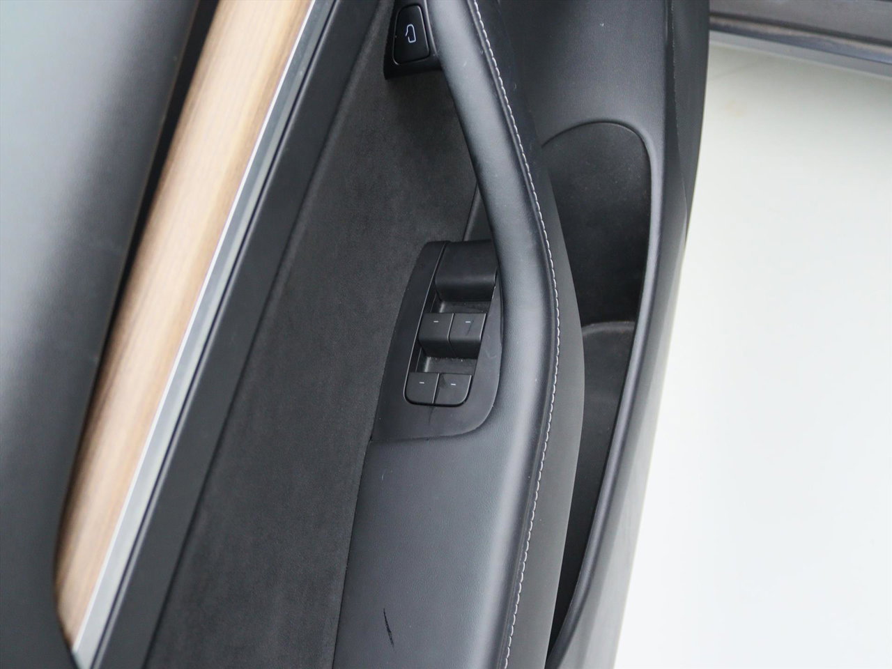 Tesla Model 3 Standard RWD Plus 94% SoH FACELIFT [ LFP-ACCU+WARMTEPOMP+AUTOPILOT+PREMIUM AUDIO ] 24