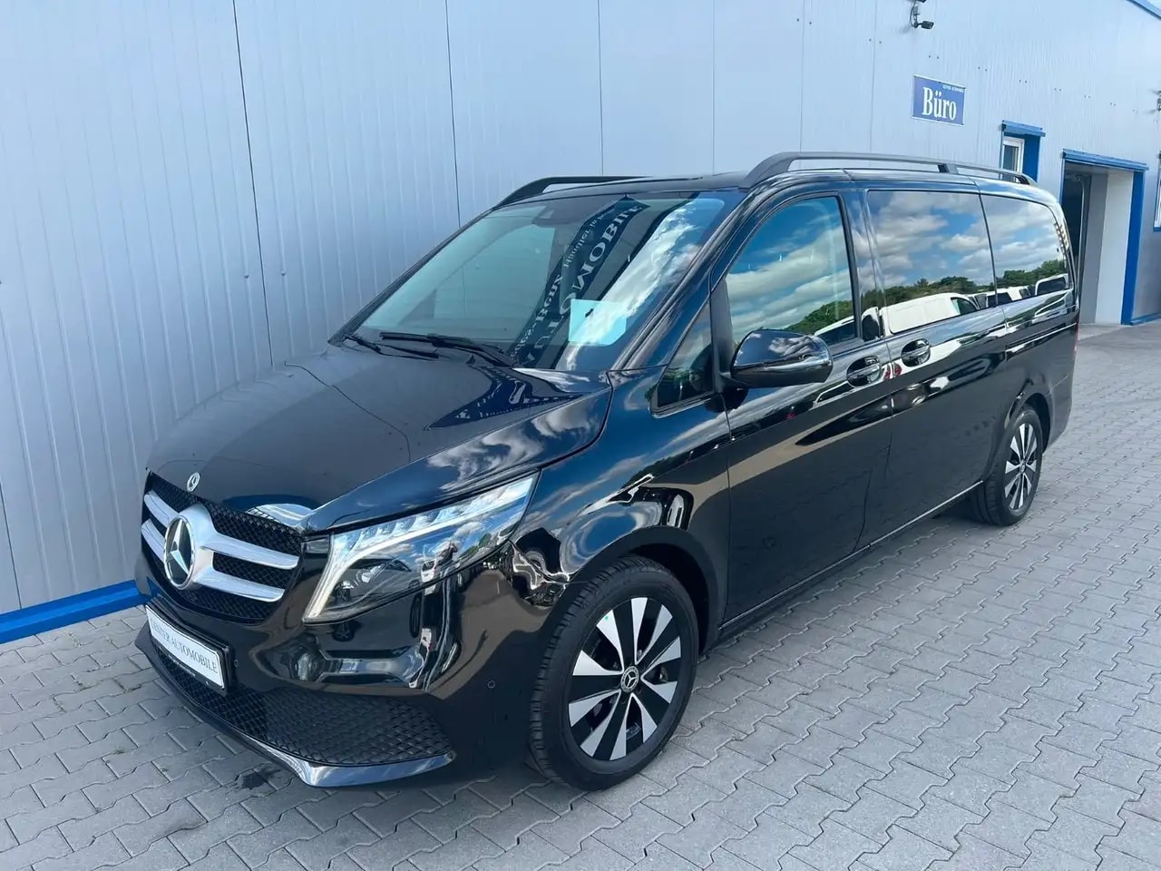 Mercedes-Benz V 220 LANG 9G-TR SPORTPAKET NAVI WEBASTO LED AHK