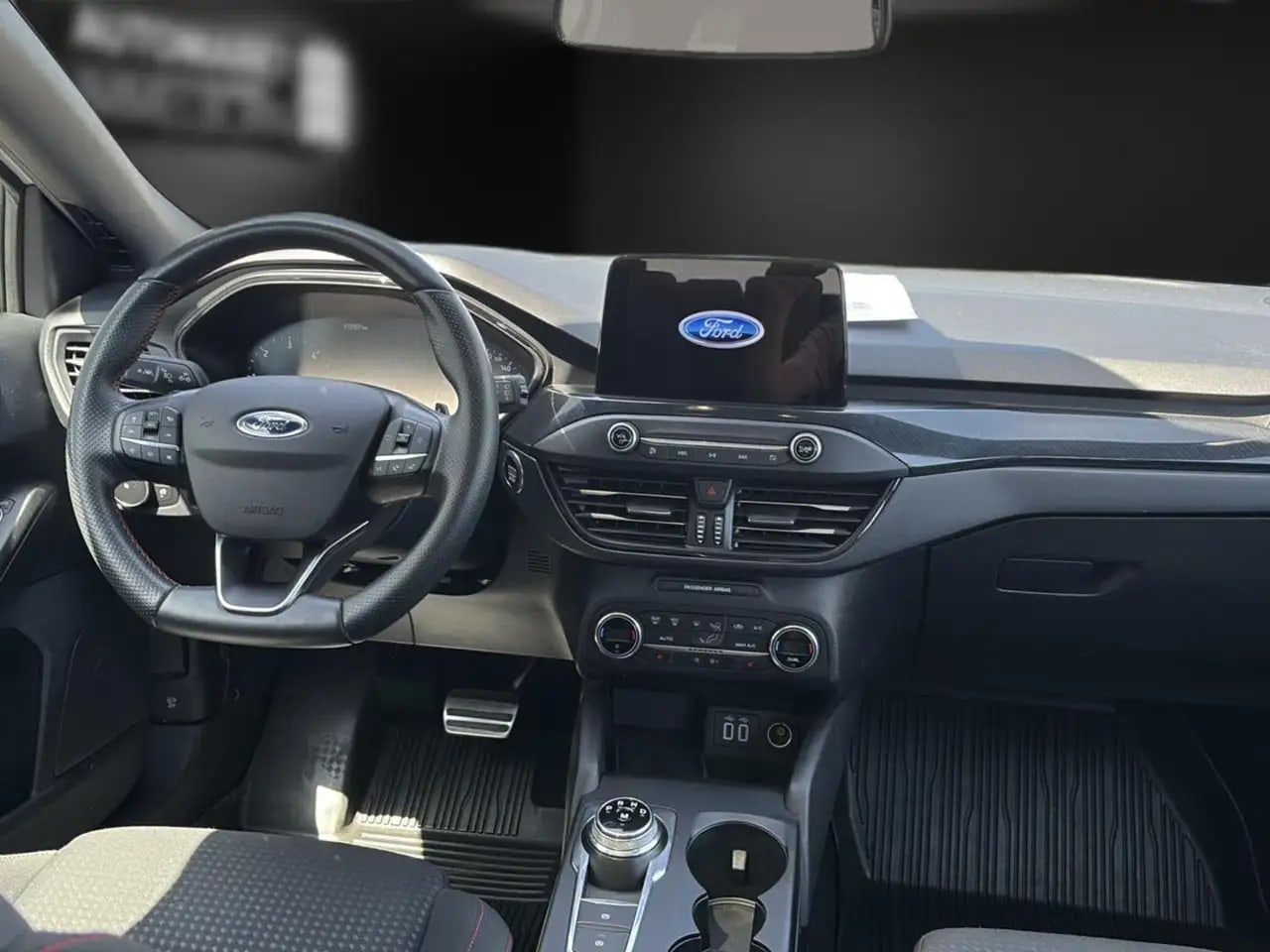 Ford Focus ST-Line Panorama*LED*AHK*Navi*17*Standheiz 12