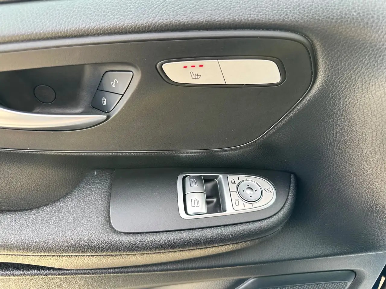 Mercedes-Benz V 250 LANG 4MATIC 9G NAVI WEBASTO LIEGEPAKET AHK 16