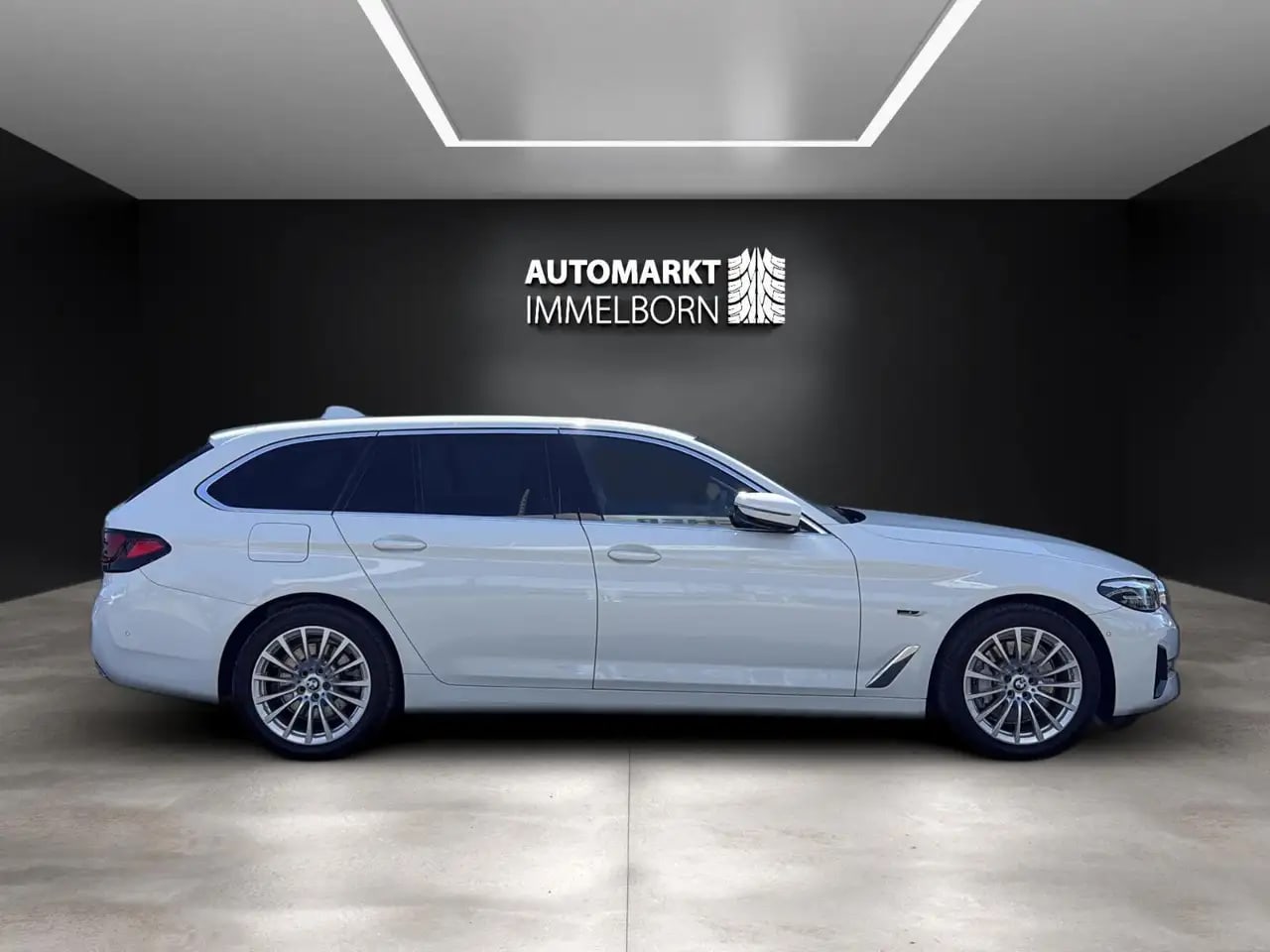 BMW 520 e VollLeder*LiceCP*LED*Navi+*4xSH*HUD*Sport 10