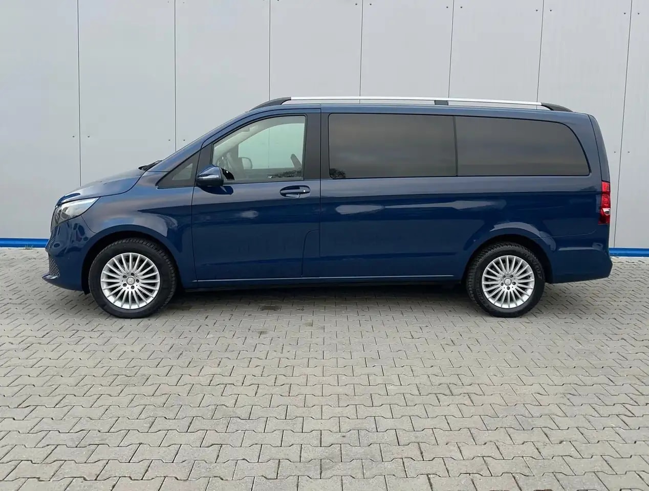 Mercedes-Benz V 220 d LANG 9G-TRONIC PDC NAVI MBUX AHK 7-SITZE 4