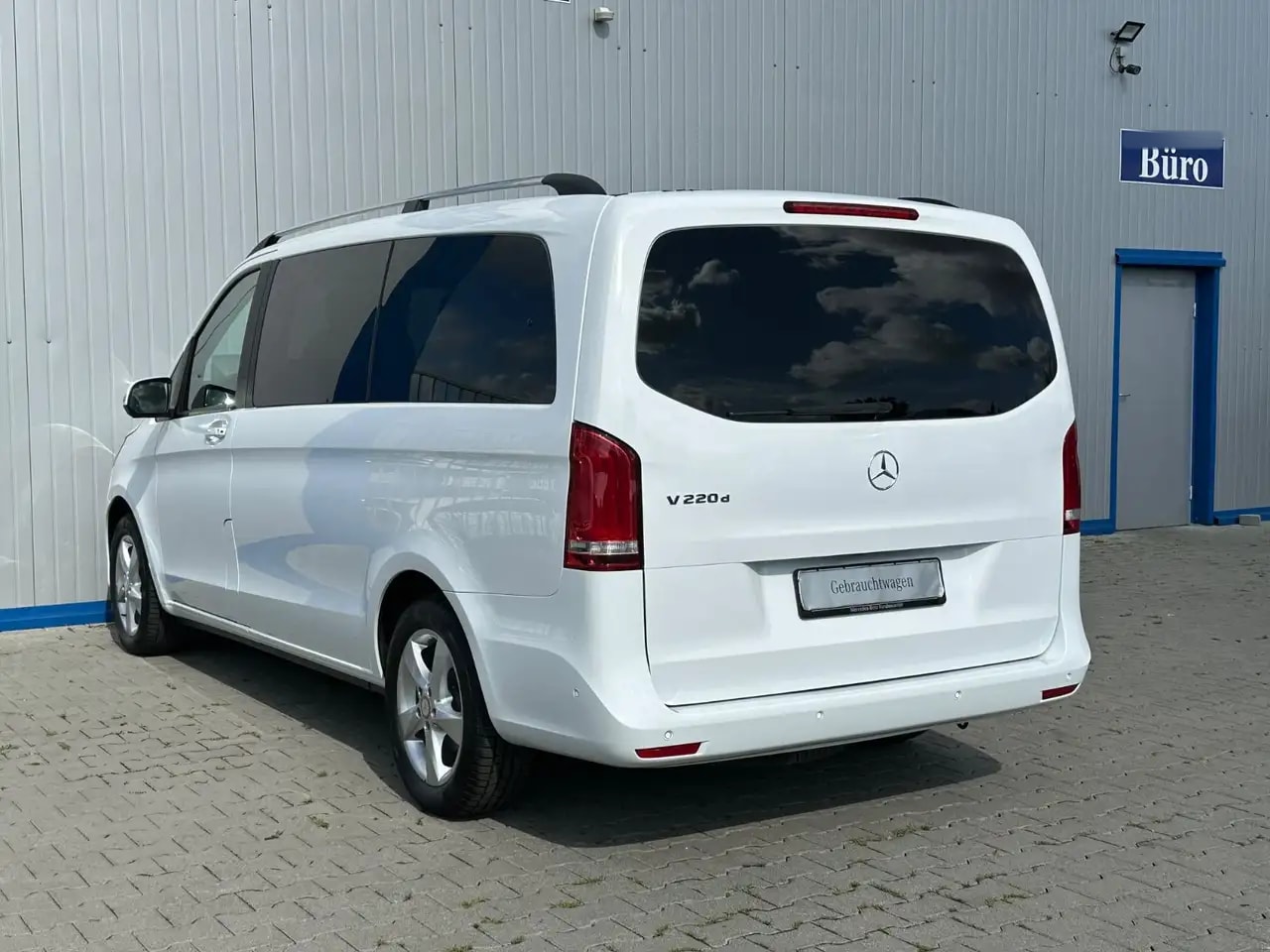 Mercedes-Benz V 220 LANG 9G-TR WEBASTO NAVI MBUX KAMERA 7-SITZ 9