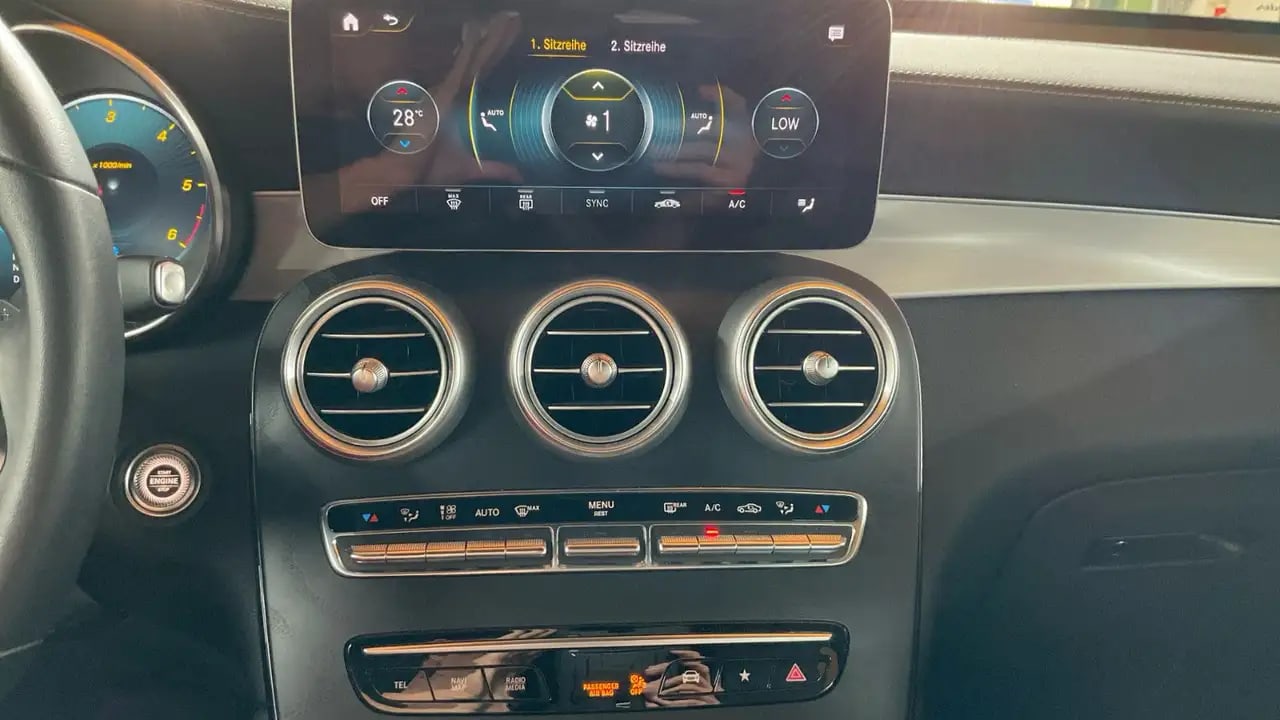 Mercedes-Benz GLC 300 d Coupe Sdach*Virtual*VollLeder*Kamera*1 9
