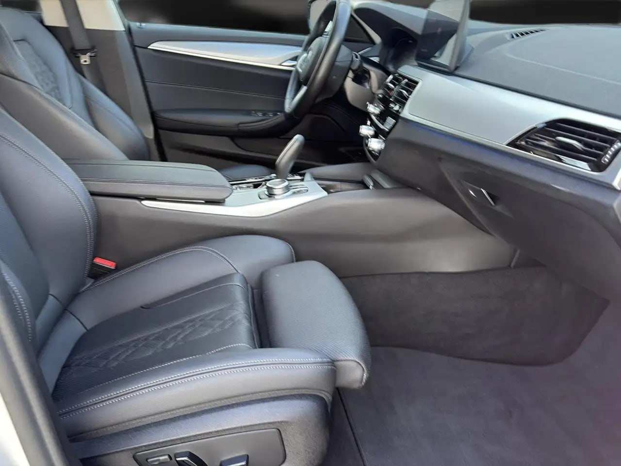 BMW 520 e VollLeder*LiceCP*LED*Navi+*4xSH*HUD*Sport 12