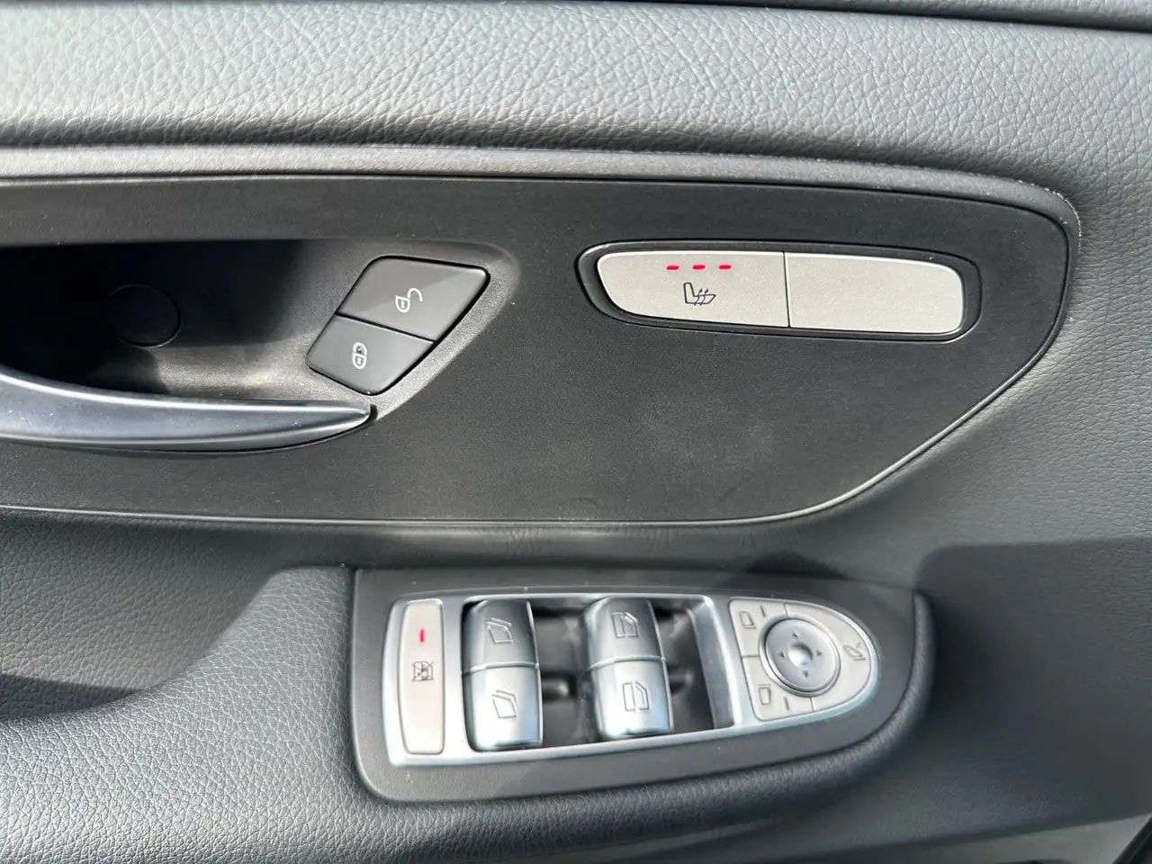 Mercedes-Benz V 220 LANG 9G-TR WEBASTO NAVI MBUX KAMERA 7-SITZ 14