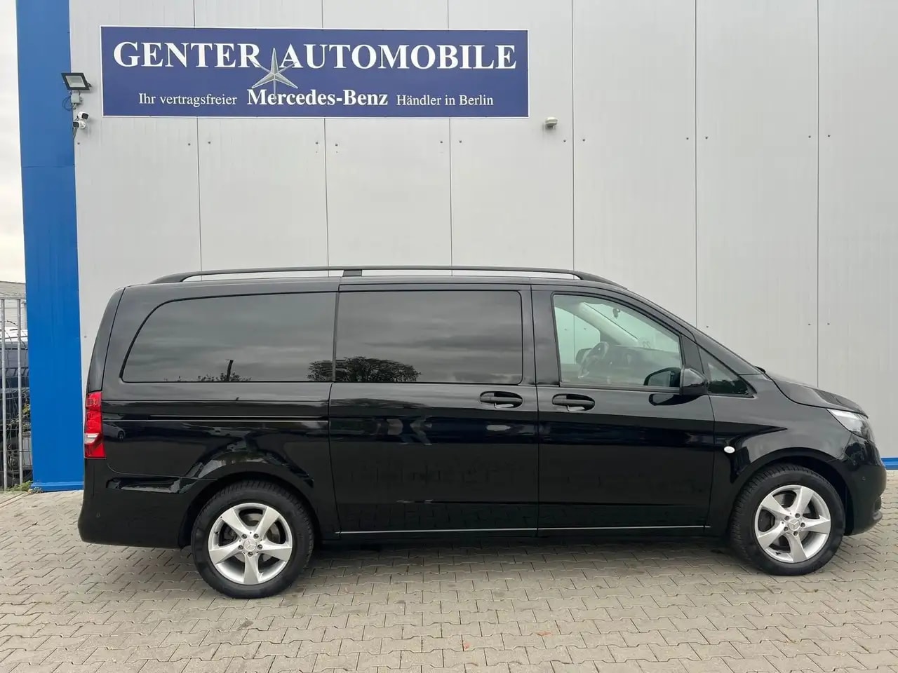 Mercedes-Benz Vito 119 TOURER LANG 9G NAVI KAMERA 9-SITZER AHK 5