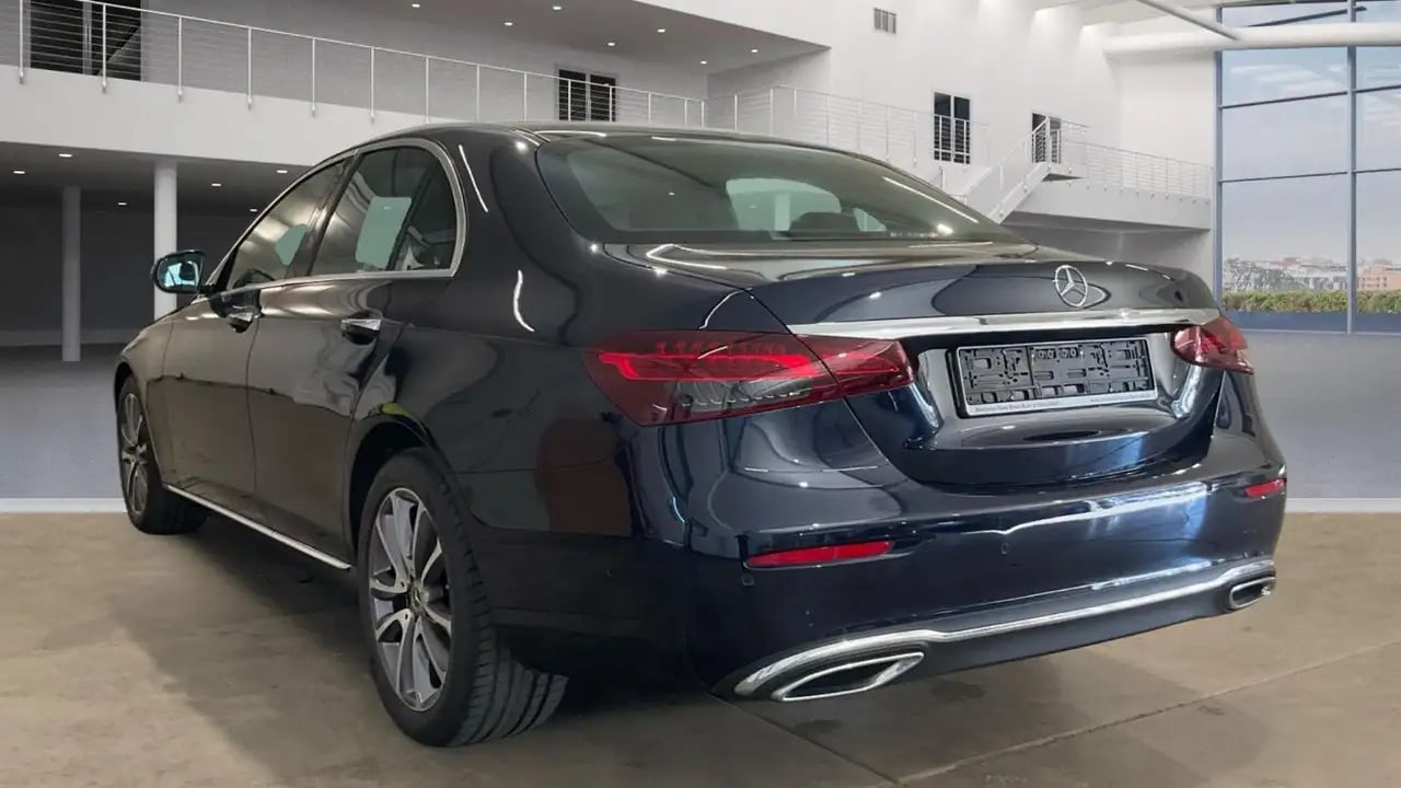 Mercedes-Benz E 400 d Allrad Exclusive Pano*Sthzg*360*Distro*H 3