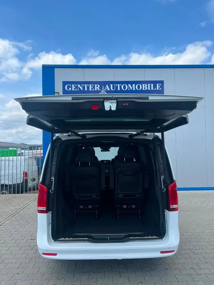 Mercedes-Benz V 300 V300 LANG 4M AMG-LINE PANO LED 360° WEBASTO AHK 12