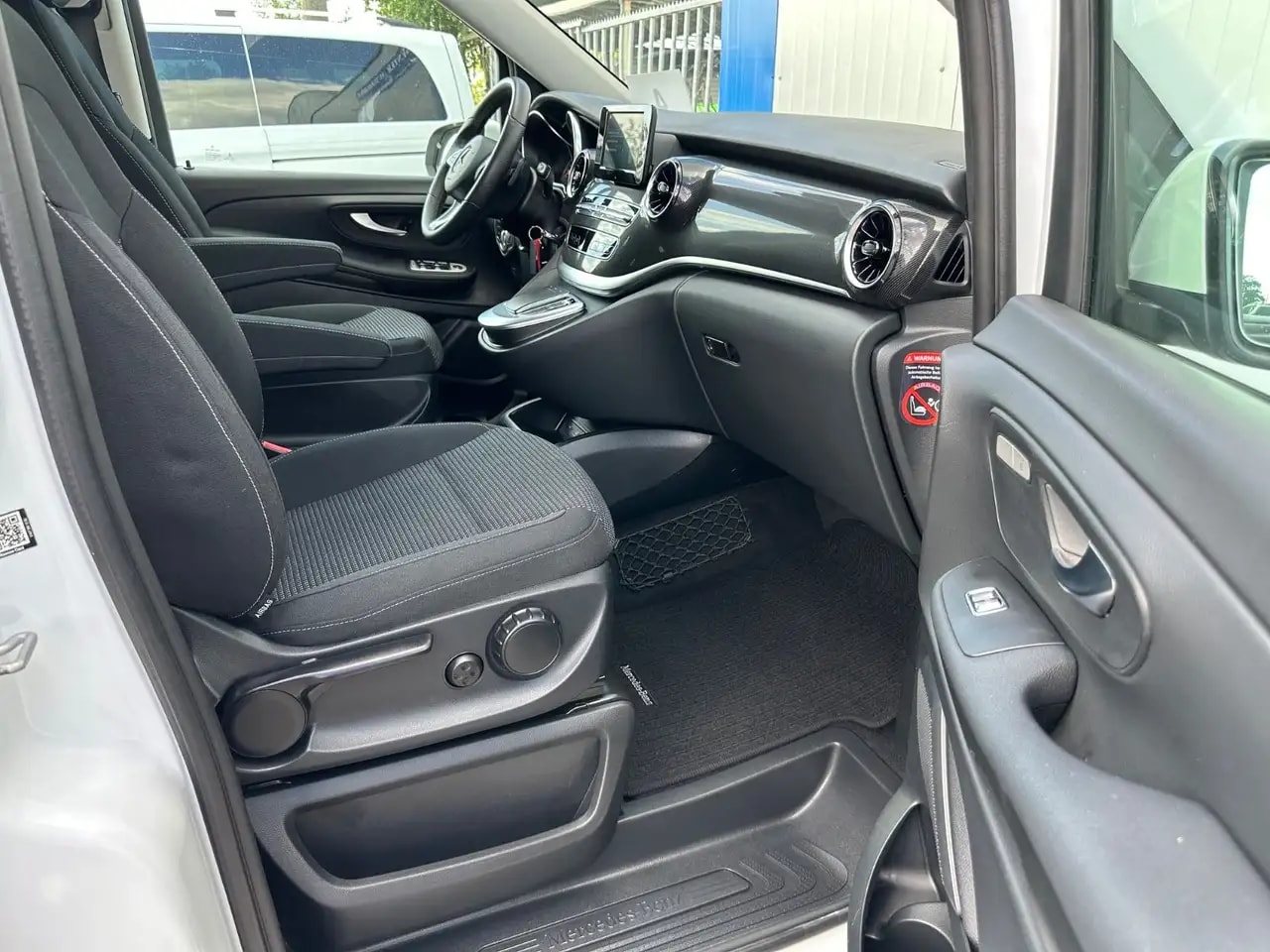 Mercedes-Benz V 220 V220 d LANG 4M 9G WEBASTO NAVI MBUX AHK 8-SITZER 12