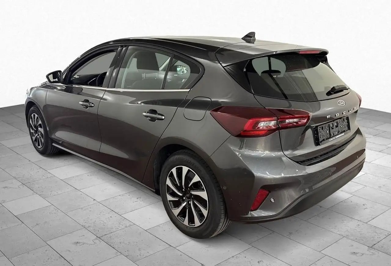 Ford Focus Lim. Titanium LED*Navi*LM*Winterpak*Kamera 4