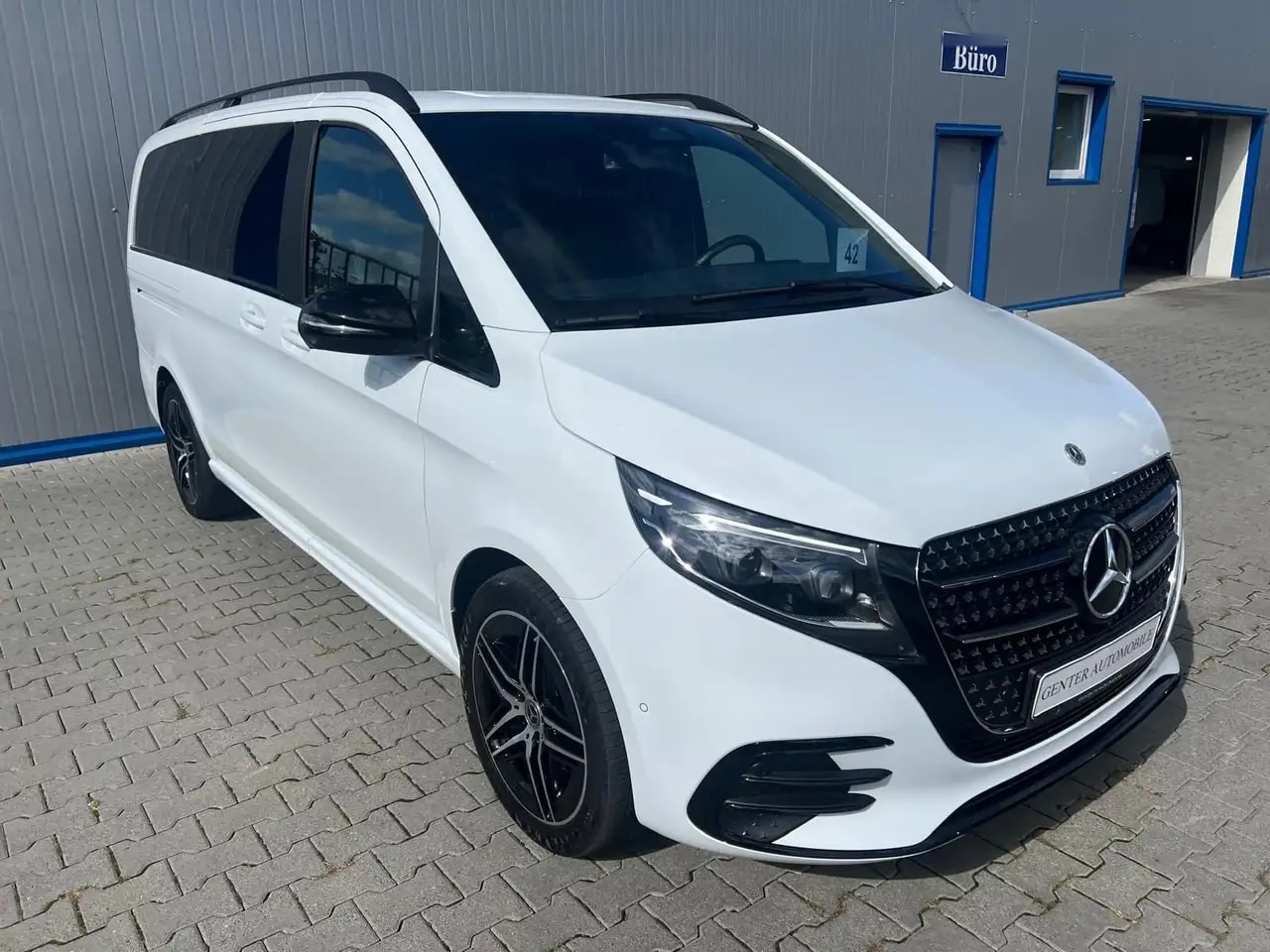Mercedes-Benz V 250 4M LANG AMG LIEGEPAKET AHK 360° FACELIFT 3