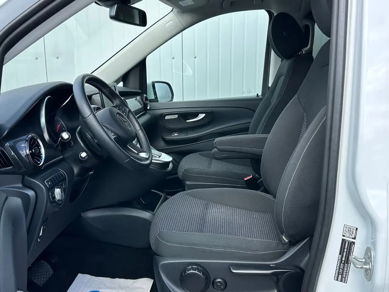 Mercedes-Benz V 220 LANG 9G-TR WEBASTO NAVI MBUX KAMERA 7-SITZ 12
