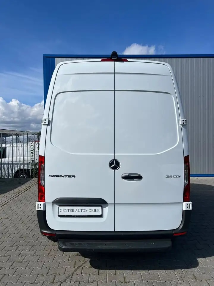 Mercedes-Benz Sprinter 211 9G-TRONIC KLIMA NAVI KAMERA 3-SITZE 10