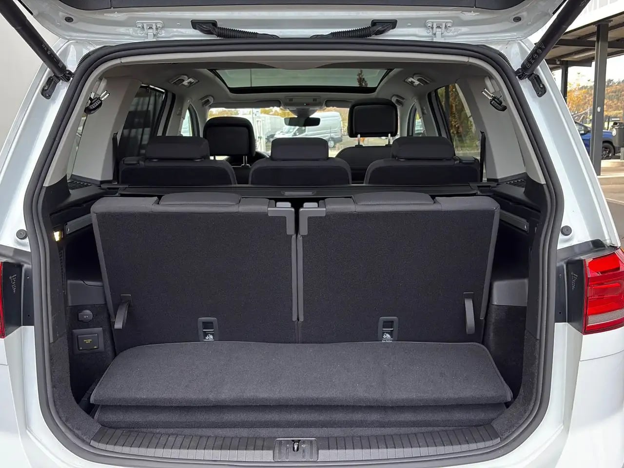 Volkswagen Touran Comfortline 7Sitz*Kamera*Pano*ACC*EasyOpe 12