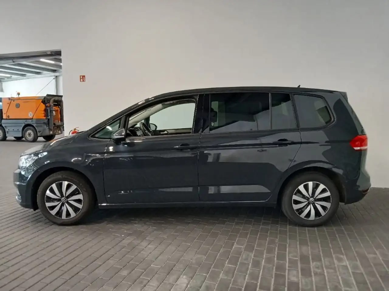 Volkswagen Touran Comfortline 7Sitz*AHK*STHZG*Kamera*ACC* 3