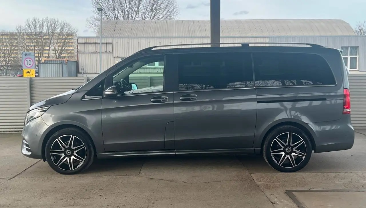 Mercedes-Benz V 300 d LANG 4M AMG-LINE 9G WEBASTO AHK EL.TÜREN 5
