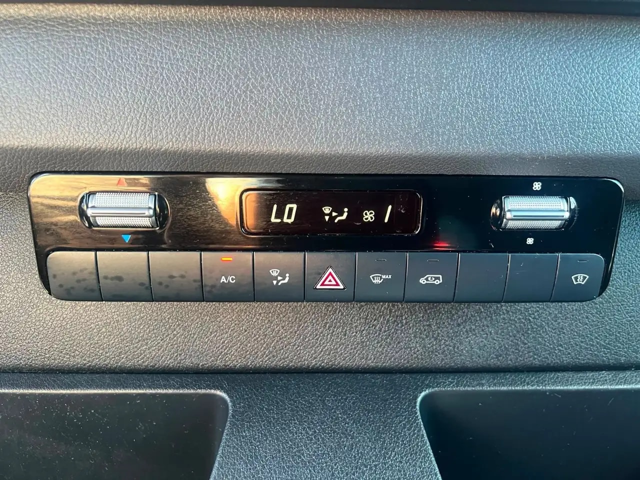 Mercedes-Benz Sprinter 314 AUTOMATIK NAVI TOTWINKEL KAMERA LED 19