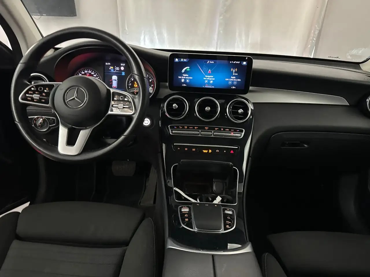 Mercedes-Benz GLC 300 e OffRoadStyling*Panorama*LED*Kamera 7