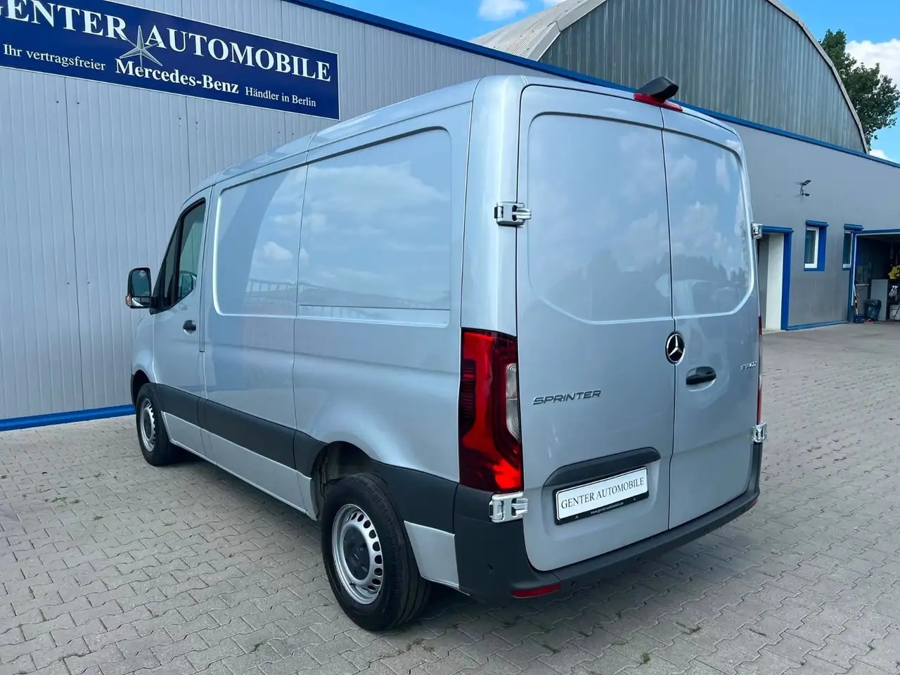 Mercedes-Benz Sprinter 314 AUTOMATIK NAVI TOTWINKEL KAMERA LED 7